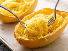 Vous ne savez pas comment manger la courge spaghetti ? Voici la meilleure façon de la préparer