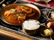 3 raisons de se rendre chez Sam Sun, un restaurant qui propose une cuisine coréenne authentique et raffinée !