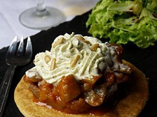 Tartelette à la ratatouille, chèvre, chantilly au pesto