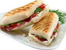 Panini au jambon Italien et aux tomates