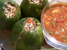 Courgettes farcies aux légumes et graines de tournesoles farcies aux légumes et graines de tournesol