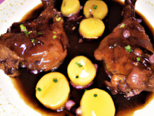 Pintade chaponnée au miel et au vin jaune