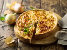 “Très très bon et facile” : cette recette de tarte à l’oignon et ciboulette est à tester absolument !