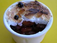 Gratin de nectarines et cassis meringué