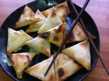 Samoussa de Noël au foie gras et confit d'oignon figues