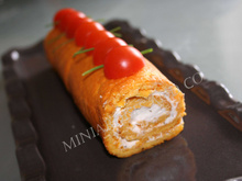 Roulé de tomate au fromage