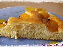 Moelleux au yaourt vanillé et ses abricots caramélisés