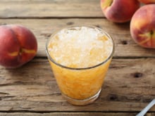 Tous en cuisine : si cet été vous testiez le granité de pêches signé Cyril Lignac ?