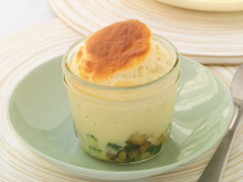 Soufflé au Boursin cuisine échalotes & ciboulette et petits légumes