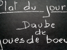 Daube de joues de bœuf aux oignons grelots