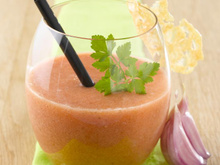 Gaspacho fraises, melon, tomates à l'ail