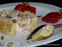 Biscuit roulé à la chantilly de fraises