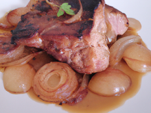 Filet mignon de porc braisé au cidre et aux petits oignons