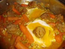 Tajine boulettes de viande, petits pois carottes