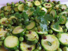 Courgettes aux petits pois et à la coriande