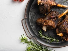 Souris d'agneau au four et à l'ail