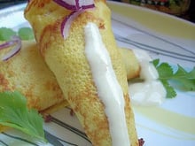 Cornet de crêpes épicé au poulet et curry vert