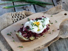 Œufs à la couille d’âne comme une bruschetta