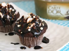 Cupcakes chocolat et cœur crème glacée Carte d'Or® façon glacier saveur dame blanche