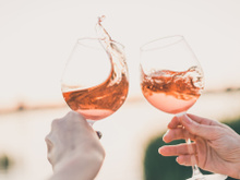 Les experts ont tranché : voici les 7 meilleurs vins rosés français de l’année 2023 !