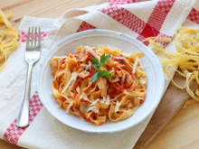 Tagliatelles fraîches maison à la sauce tomate