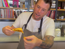 “Ça se mange aussi bien à l’apéro, en entrée ou en plat” : Norbert Tarayre dévoile sa recette de maxi quesadilla à partager !