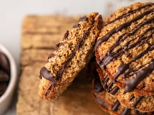 Biscuits aux flocons d'avoine fourrés au chocolat