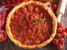Cette astuce rend votre tarte à la tomate incroyablement goûteuse et sans pâte détrempée
