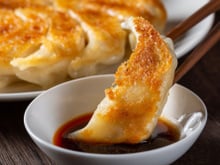 Nouvel An chinois : notre recette des raviolis grillés croustillants qui vont vous porter bonheur