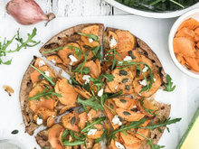 Pizza aux patates douces, feta et graines  de courge