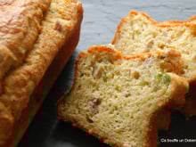 Cake au thon aux herbes aromatiques