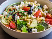 J’ajoute toujours cet ingrédient, il donne une touche unique à toutes mes salades en été…