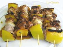 Brochettes de viande en sauce de soja