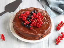 Gâteau au chocolat, mascarpone et fruits rouges
