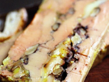Foie gras de canard au Comté et noix grillées