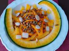 Salade croquante de pastèque, melon et concombre au citron et graines de potiron