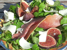 Figues fraîches au jambon sec de montagne et Ossau Iraty