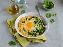 Riz sauté aux épinards et œuf