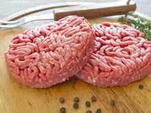 Rappel produit chez Auchan : ces steaks hachés rappelés pour risque d’intoxication alimentaire, votre magasin est-il concerné ?