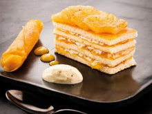 Gourmandise d'ananas rôti avec sa confiture à la vanille et espuma passion