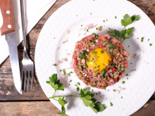 Ce chef propose un tartare de pastèque visuellement bluffant : voici la recette