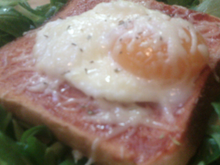 Toasts aux œufs pochés