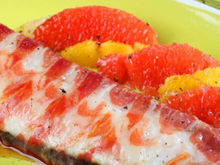 Filet de sole en robe de jambon ibérique, farce aux olives noires d'Espagne et salade d'agrumes