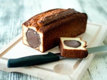 Gâteau au yaourt et cœur de glace au chocolat