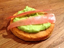 Sablés à la crème de petits pois, jambon de pays