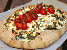 Tarte rustique à l'oseille feta et pignons