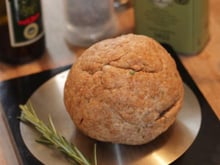 Pâte à tarte légère au yaourt, à l'huile d'olive, vinaigre balsamique et romarin
