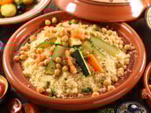 “C’est plus léger” : Cyril Lignac livre sa recette pour faire un couscous de légumes sans couscoussier