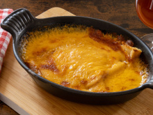 Idéal pour le week-end, découvrez comment faire un welsh bien gratiné au cheddar !