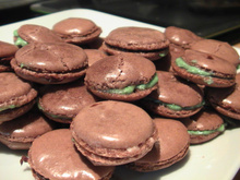 Macarons chocolat et pistache